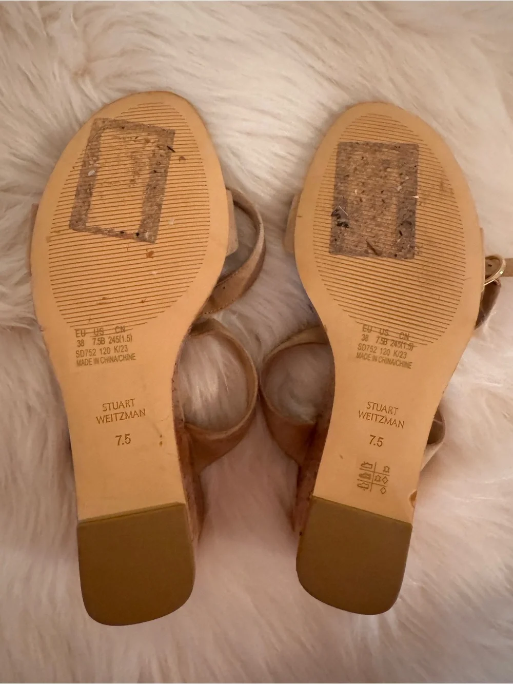 🆕 Stuart Weitzman Beige Sandalwood Avenue Wedge Sandals - 7.5